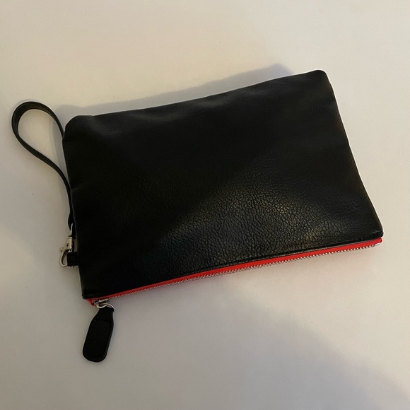 NWOT Old Navy Black Zippered Pouch with Detachable Wrist Strap - Picture 6 of 8